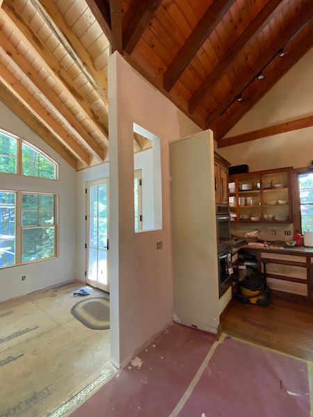 Cabin Great Room Drywall & Finish: photo 16 of 21