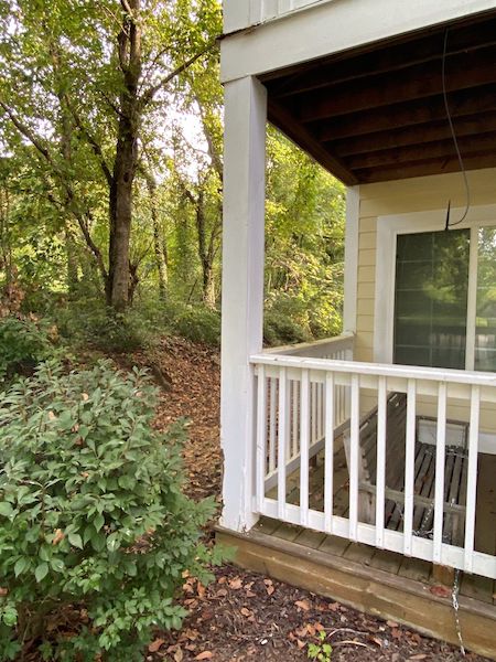 Multi-Unit Porch & Exterior Pressure Washing: photo 17 of 23