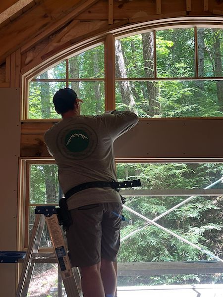 Cabin Great Room Drywall & Finish: photo 13 of 21