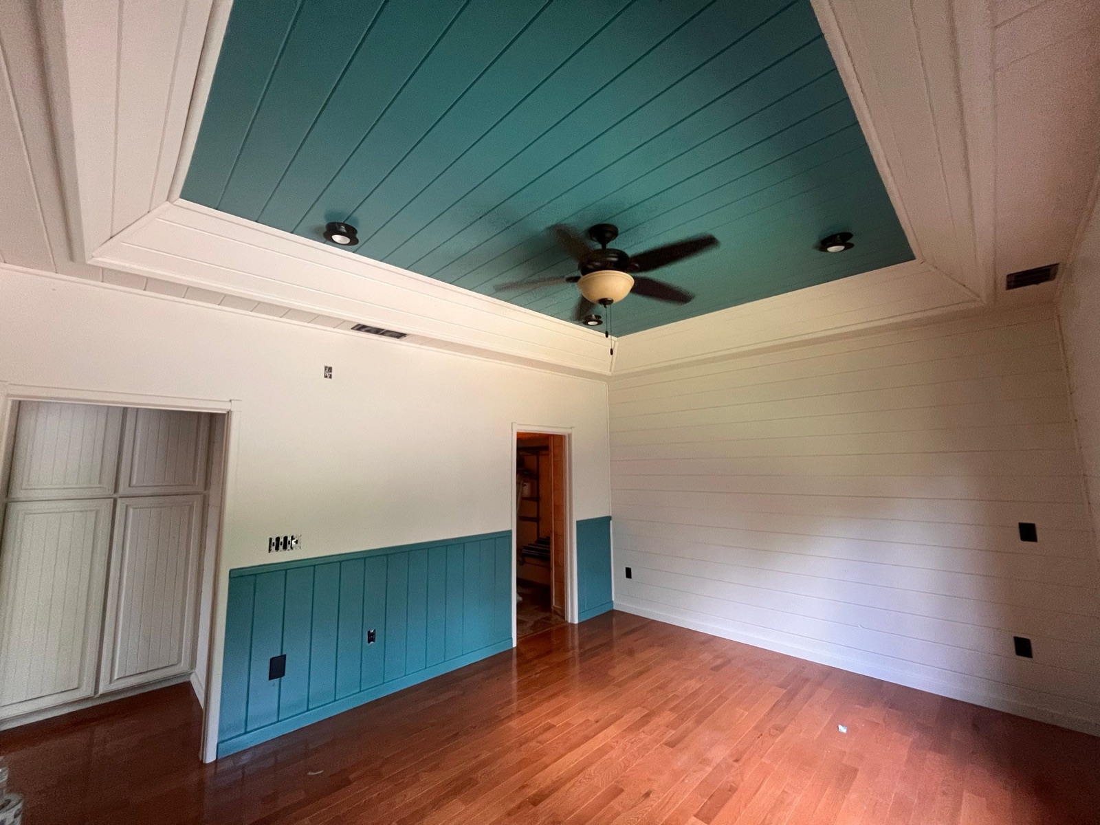 Whole-Cabin Interior Repaint in North Georgia: photo 5 of 21